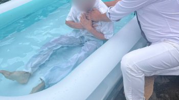 Четверо увʼязнених Дрогобицької колонії пройшли процедуру водного хрещення