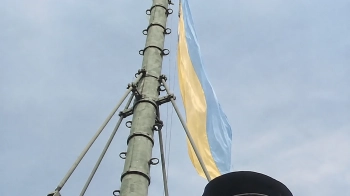 У Нідерландах знайшли унікальні кадри із першим підняттям прапора над Львівською ратушею