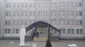 Судили матір: у Городку учениця прийшла пʼяною до школи