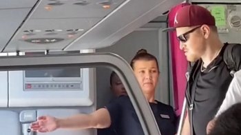 Авіакомпанія пояснила, чому українського захисника з протезом  вигнали з літака