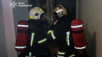 У пожежі неподалік Львова загинув чоловік, жінку госпіталізували