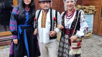 У Стрию показали автентичний одяг Гуцульщини та Бойківщини