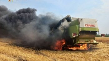 На Львівщині горів комбайн