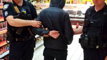 У Дрогобичі місцевий пограбував «Рукавичку»