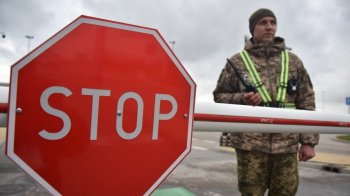 Перетнути кордон неможливо: пункти пропуску на держкордоні не працюють через ворожу атаку