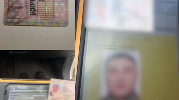 «Дописали» категорії у посвідченнях: на Львівщині патрульні затримали водіїв із «липовими» документами