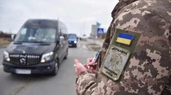 На Львівщині зросло навантаження на кордоні: понад 400 авто у «Краківці» та «Шегинях»