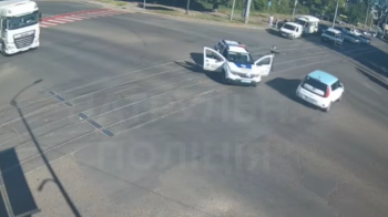 Водій у Львові не зупинився під час хвилини мовчання — відео