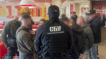 Продавав «досьє» з державних баз даних: СБУ затримала колишнього правоохоронця