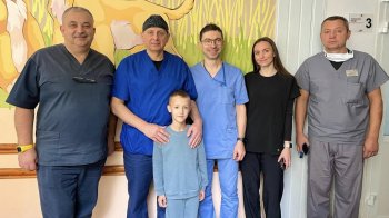 Львівські лікарі прооперували 8-річного хлопчика, у якого дві нирки зрослися в одну