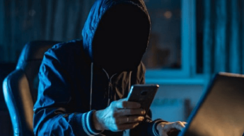 Шахраї поширюють фейкове відео із Зеленським, щоб отримати персональні дані українців