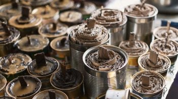 У Львові збирають бляшанки для виготовлення окопних свічок для потреб ЗСУ: як долучитись