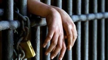 Через конфлікт між двома переселенцями у школі в Новояворівську загинув чоловік