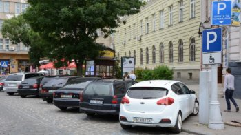 Які штрафи за неправильне паркування у Львові