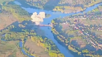 Повітряні сили показали відео руйнування ще одного мосту в Курській області