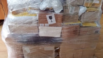 Вдвічі дешевше за попередні: у Львові продали ще два мішки з таємними посилками