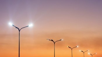 У Яворові опитують місцевих жителів щодо доцільності вуличного освітлення ввечері