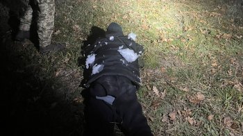 Двоє чоловіків застрягли в дротах намагаючись втекти через кордон