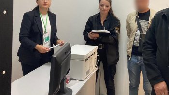 Користувався підробленим посвідченням: на Львівщині у сервісному центрі МВС спіймали шахрая