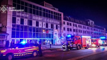 У Львові горіла двоповерхова будівля автобусного заводу