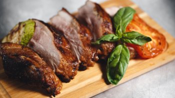 Як приготувати ідеальні свинячі ребра: секрет ніжного м’яса та глазурі