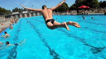 На Львівщині в басейні важко травмувався 14-річний юнак