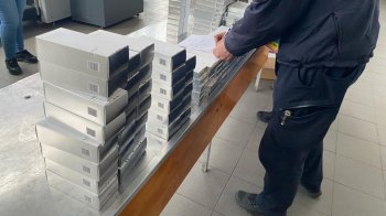 На Львівщині митники затримали азербайджанця з контрабандною корейською косметикою