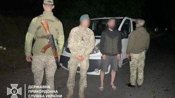 На Буковині чоловік видавав себе за військового, щоб виїхати з країни