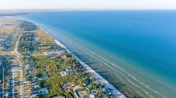 Окупанти відбиратимуть будинки в мешканців Арабатської стрілки і заселятимуть солдатами - Генштаб
