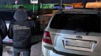 На Львівщині викрили керівників благодійних фондів, які продавали ввезені для ЗСУ авто