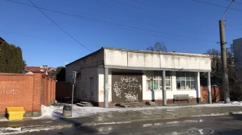 Львівська міськрада за 2,2 млн грн продала будівлю біля зупинки на Збоїщах