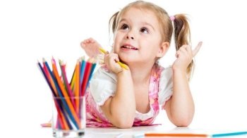 "Малюємо перемогу!": малюнки юних львів’ян відтворять на шкарпетках