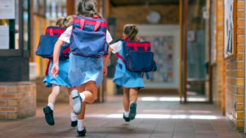 Віддати дитину у перший клас: скільки вільних місць є у львівських школах