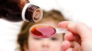 ВООЗ проводить розслідування загибелі 66 дітей, які вживали сироп від кашлю