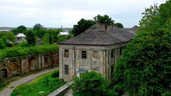 Нещасний випадок у Бродівському замку: дівчина робила селфі та зірвалася з висоти
