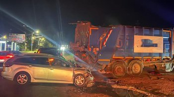ДТП біля Львова: троє госпіталізовані після зіткнення з сміттєвозом