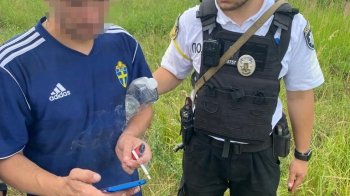 Наркозлочин: у Стрию поліцейські зловили "закладчика" "на гарячому"