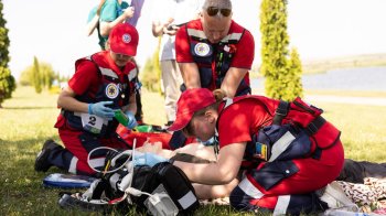 Команда медиків екстреної допомоги вграла на змаганнях автомобіль “швидкої“