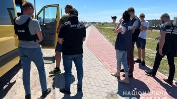 На Львівщині затримали чоловіка, який за 4 тис. євро помагав військовозобов’язаним чоловікам виїхати за кордон