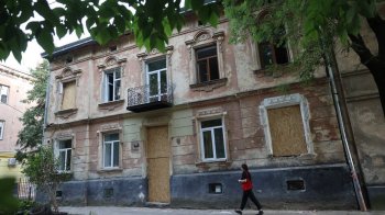 Під час огляду постраждалого будинку у Львові виявили рідкісні рооти в стилі артдеко