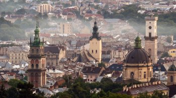 Короткочасні дощі та спека: погода у Львові та області на 19 червня