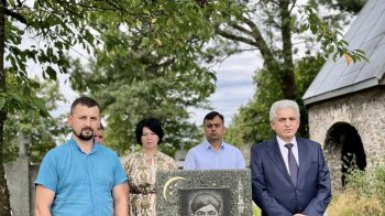 Посол Таджикистану приїхав в Раву-Руську відвідати могилу брата президента своєї країни