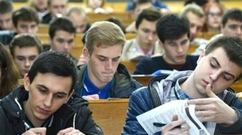 У МВС розповіли, як чоловікам-студентам виїхати за кордон