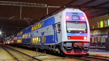 Укрзалізниця запускає до Львова двоповерховий поїзд.