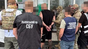 15 тис. доларів з “клієнта”: на Львівщині затримали організатора схеми втечі ухилянтів за кордон