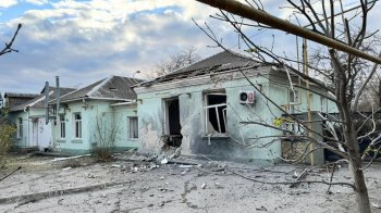 Росія вдарила по обʼєкту критичної інфраструктури біля Херсона: є загиблий