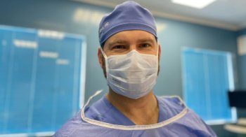 Американський хірург безплатно консультуватиме дітей із патологіями хребта у Львові