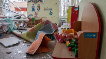 На Харківщині росіяни при відступі замінували дитяче ліжко