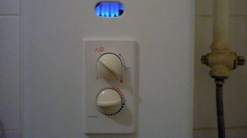 У Львові 50-річна жінка померла у ванній через отруєння газом