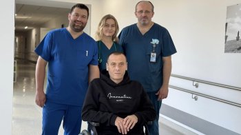 Петро Байдала разом з лікарями